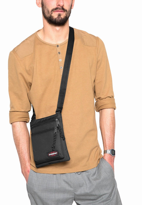 Sac Eastpak Authentic 008 black 008 BLACK